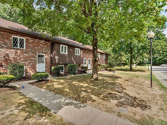 3rd image of 791 South St Unit 5