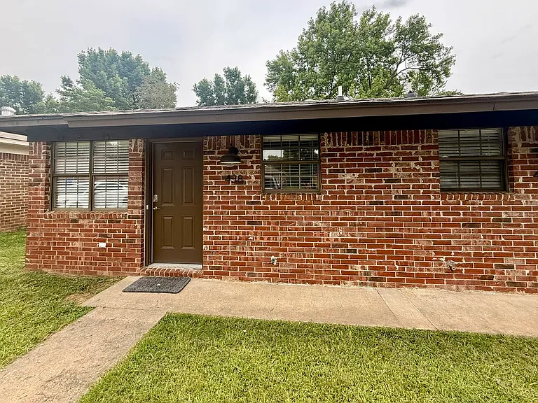 438 Helen St — Photo 11