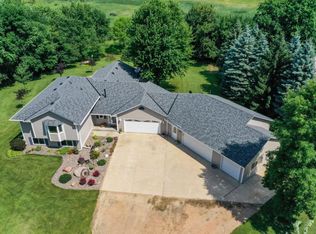 7310 S Lake Sarah Dr, Rockford, MN 55373