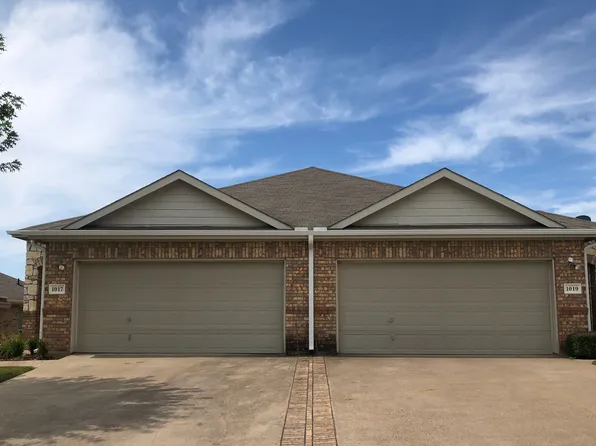1017 Newcastle Dr, Weatherford, TX 76086