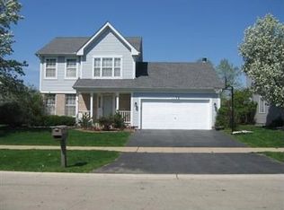 1172 Lakewood Cir, Naperville, IL 60540