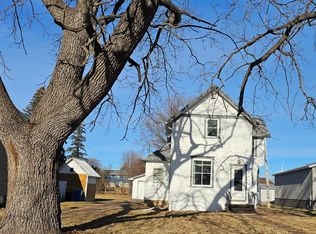 90 W Main St, Lewiston, MN 55952