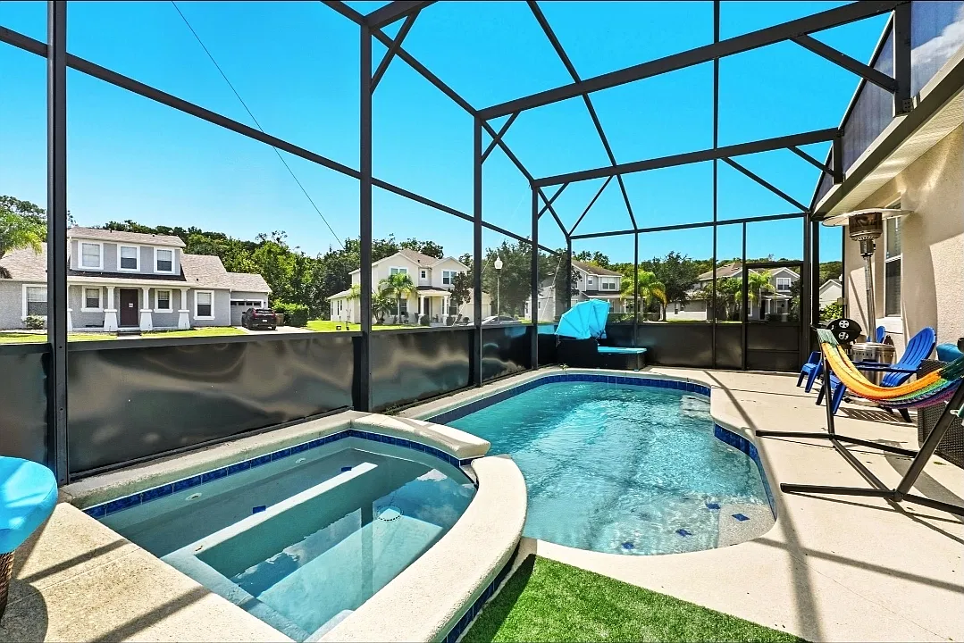 6 bed, 2323 sqft, $2,500 — Photo 4