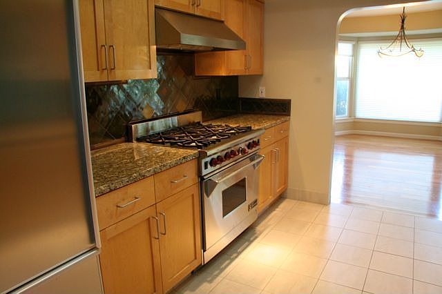 kitchen & dining room