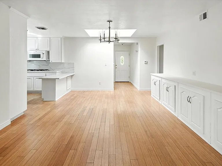 8846 Laramie Ave — Photo 12
