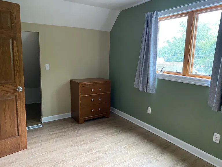 444 College Ave — Photo 13