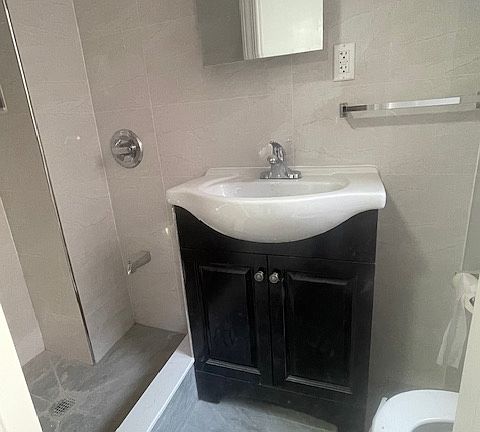 5th image of 173 Henry St #2E