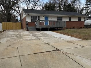 4217 Colebrook Rd, Charlotte, NC 28215