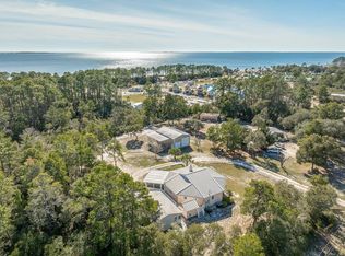 1810 Lighthouse Rd, Carrabelle, FL 32322