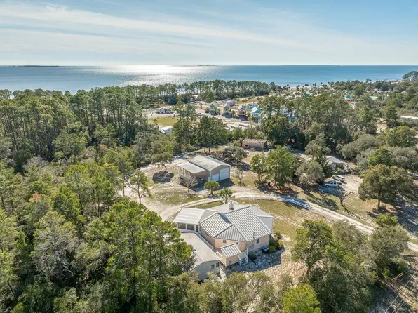 1810 Lighthouse Rd, Carrabelle, FL 32322