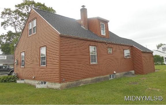 3rd image of 1200 Greenview Dr