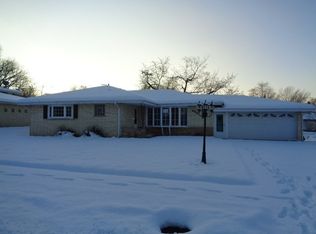 8950 S 85th Ave, Hickory Hills, IL 60457
