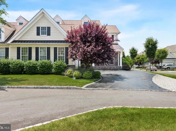 406 Berlo Ln, Newtown Square, PA 19073