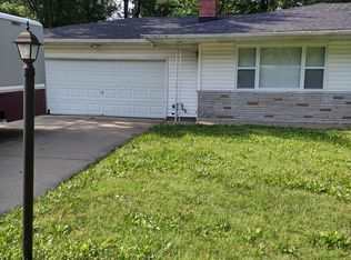 33 Rolling Hills Dr, Florissant, MO 63033