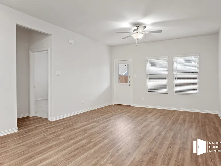 1505 Wind Springs Dr — Photo 6