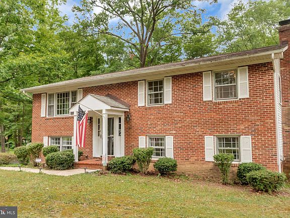 4th image of 101 Halsey Ct