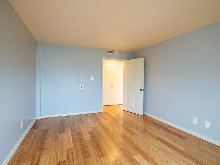 4600 Duke St #708 — Photo 9