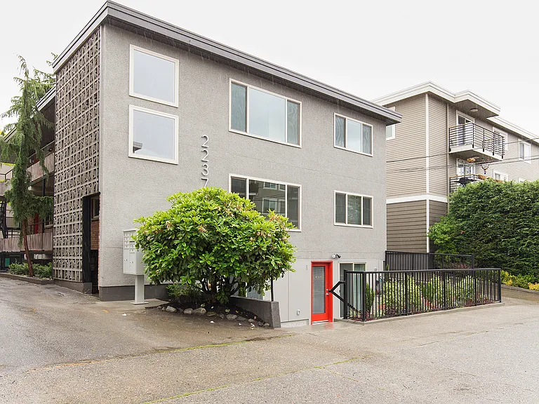 2237 Apartments - Located in the Heart of Ballard — Photo 29