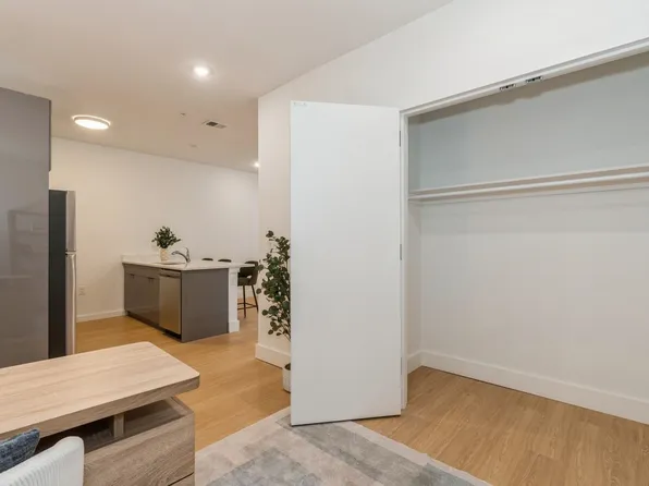 30 3 Vroom Street image 15 of 27