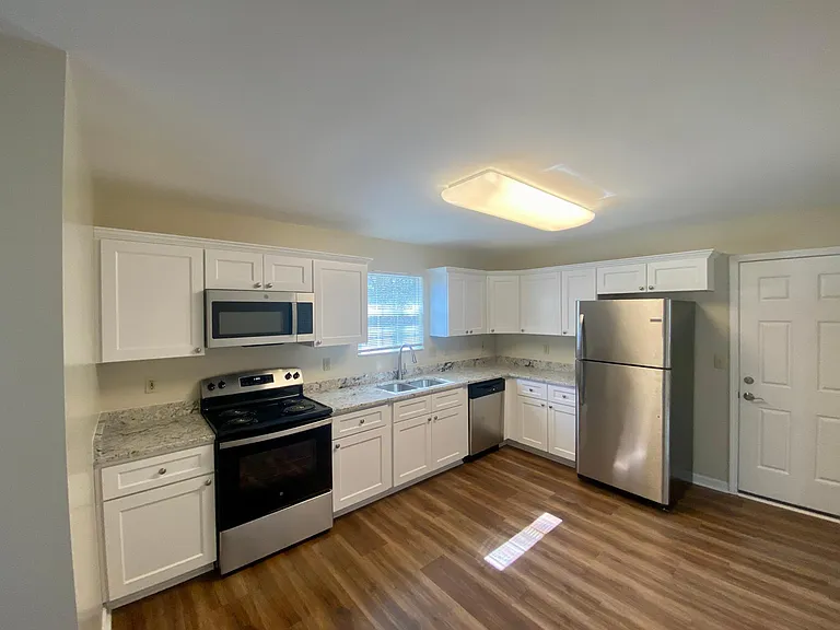 1694 Jeffrey Ln — Photo 10