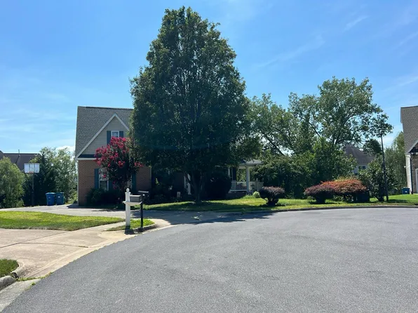 317 Henderson Ct, Berryville, VA 22611