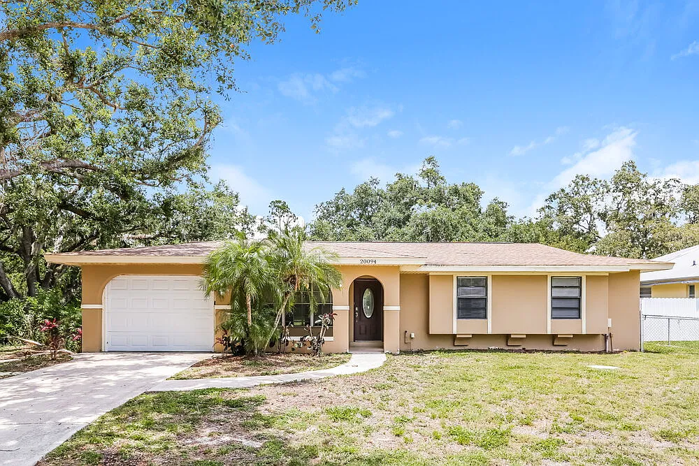 3 bed, 2.0 bath, 1279 sqft, $2,410 — Photo 1