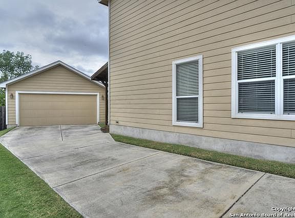 5th image of 311 Willow Grove Dr