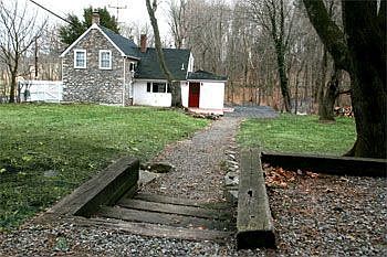 2nd image of 2827 Aquetong Rd