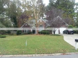 6945 Fox Creek Dr, Cumming, GA 30040