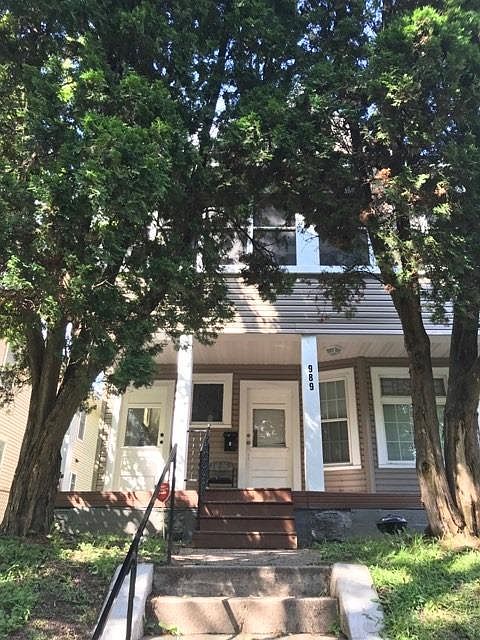 1st image of 989 Minnehaha Ave E #1