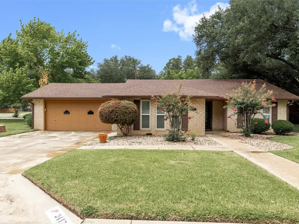 2415 Good Shepherd Dr, Brownwood, TX 76801