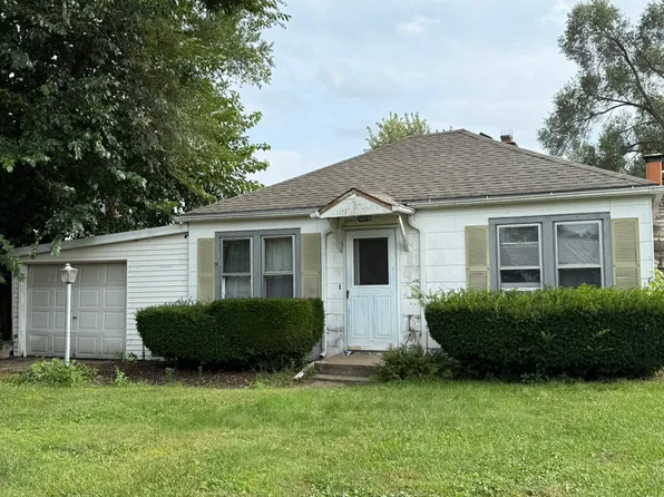 831 Kingsley Dr, Machesney Park, IL 61115