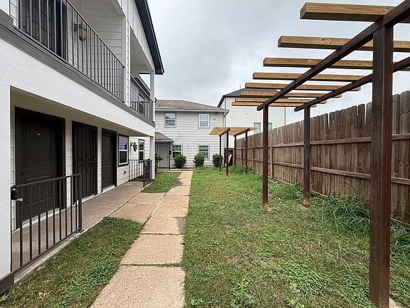 2nd image of 3619 Rosalie St #3
