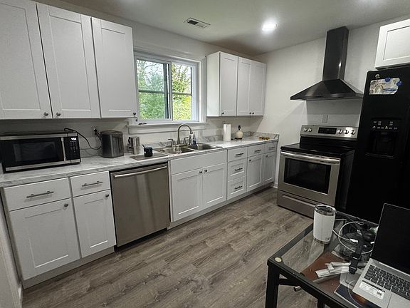 4th image of 1305 Dinwiddie Ave