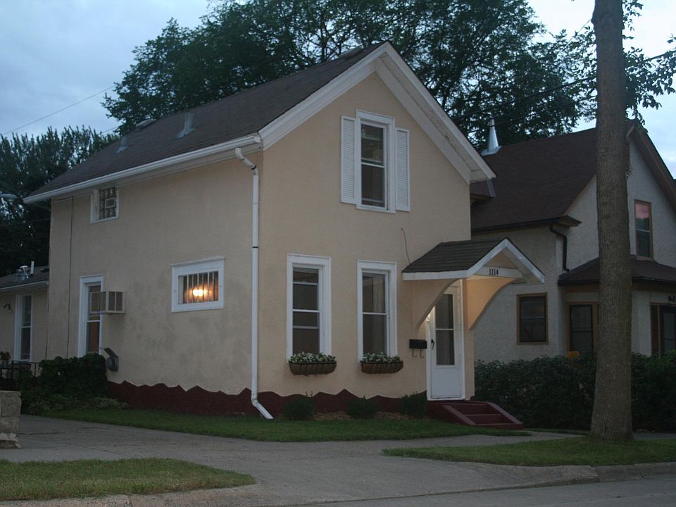 1st image of 1114 24th Ave NE