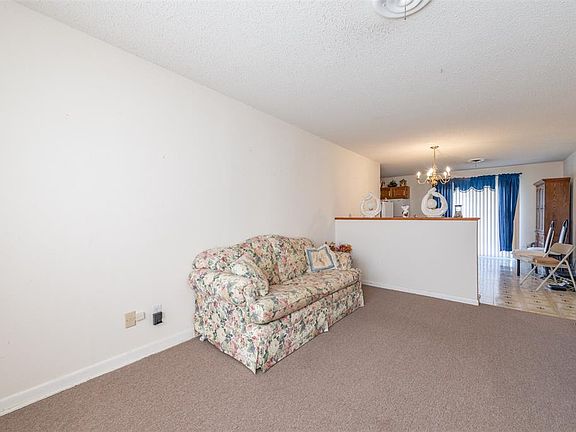 5th image of 1513 Cloverdale Dr