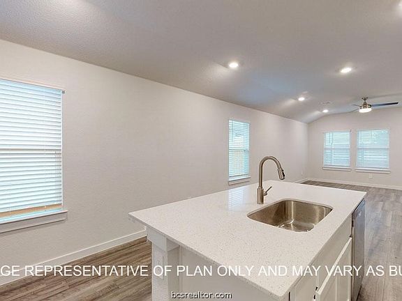 5th image of 962 Lady Bird Ln