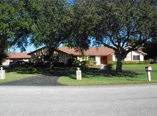 14931 N Saxon Cir, Southwest Ranches, FL 33331