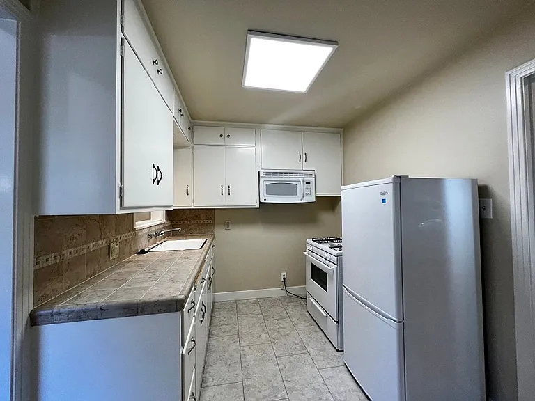 487 Seymour St — Photo 7