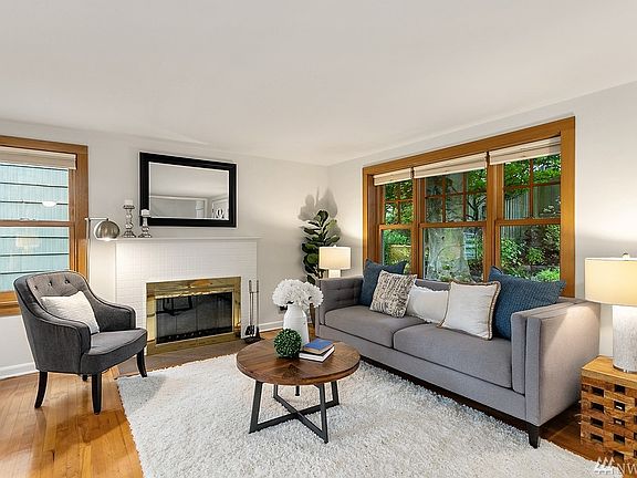 4th image of 10012 15th Ave NE