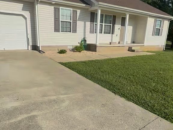 2nd image of 130 Stone Mountain Ct