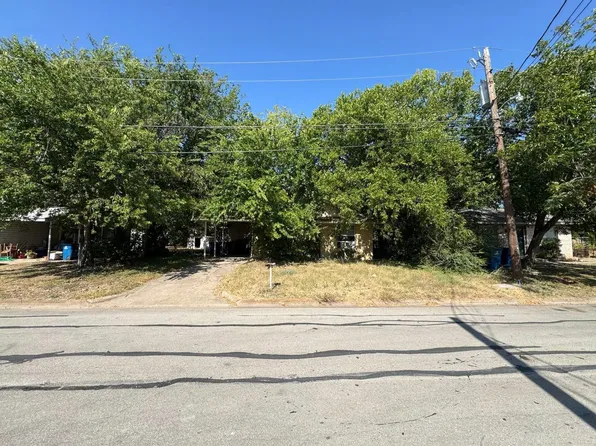 913 N 7th St, Sanger, TX 76266