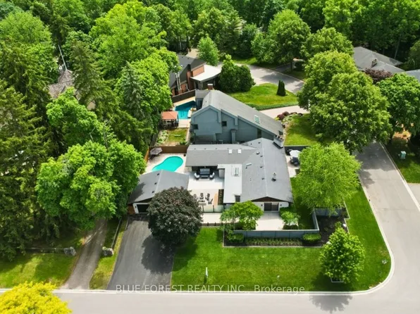 2 Hampton Cres, London, ON N6H 2N8