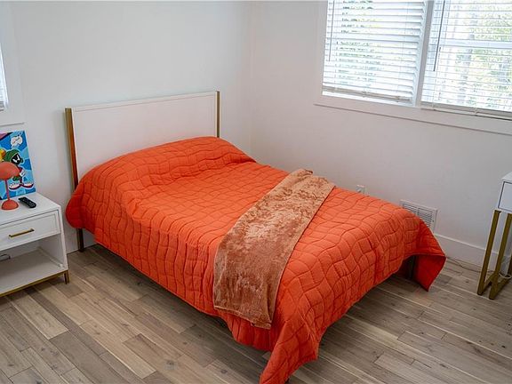 5th image of 15590 Thompson Rd