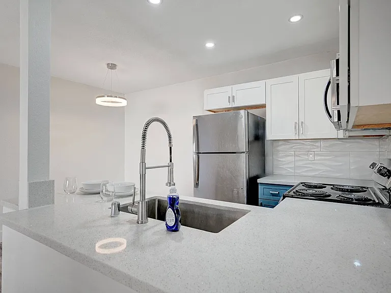 Rancho Vista Apartments — Photo 26