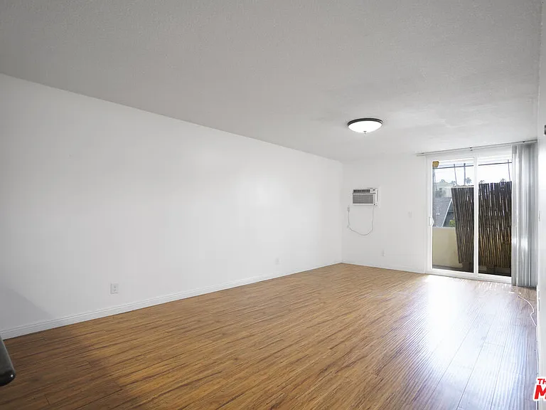 425 S Kenmore Ave #311 — Photo 5