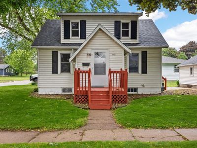 901 E 3rd St, Vinton, IA, 52349