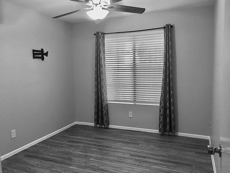 1905 E University Dr #P-136 — Photo 22