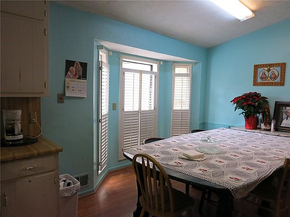 5th image of 272 Hardwood Ln