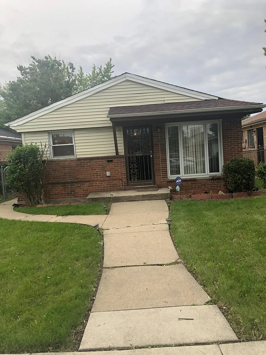 9504 S Green St photo 1